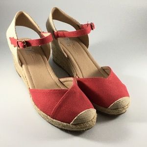 Ashlyn Red Espadrilles, size 8